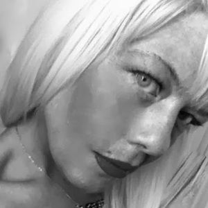 Meet your Posher, Leigh